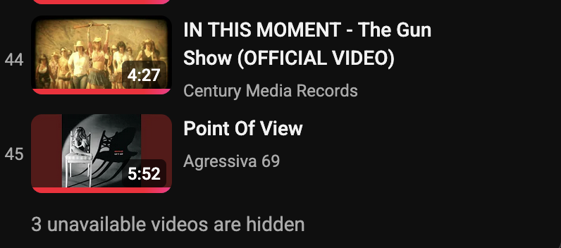 Snimak ekrana YouTube liste sa dva vidljiva video zapisa i porukom da su tri nedostupna videa sakrivena.